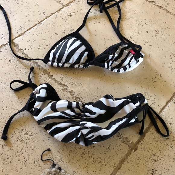 Bathing suits - Picture 4 of 8